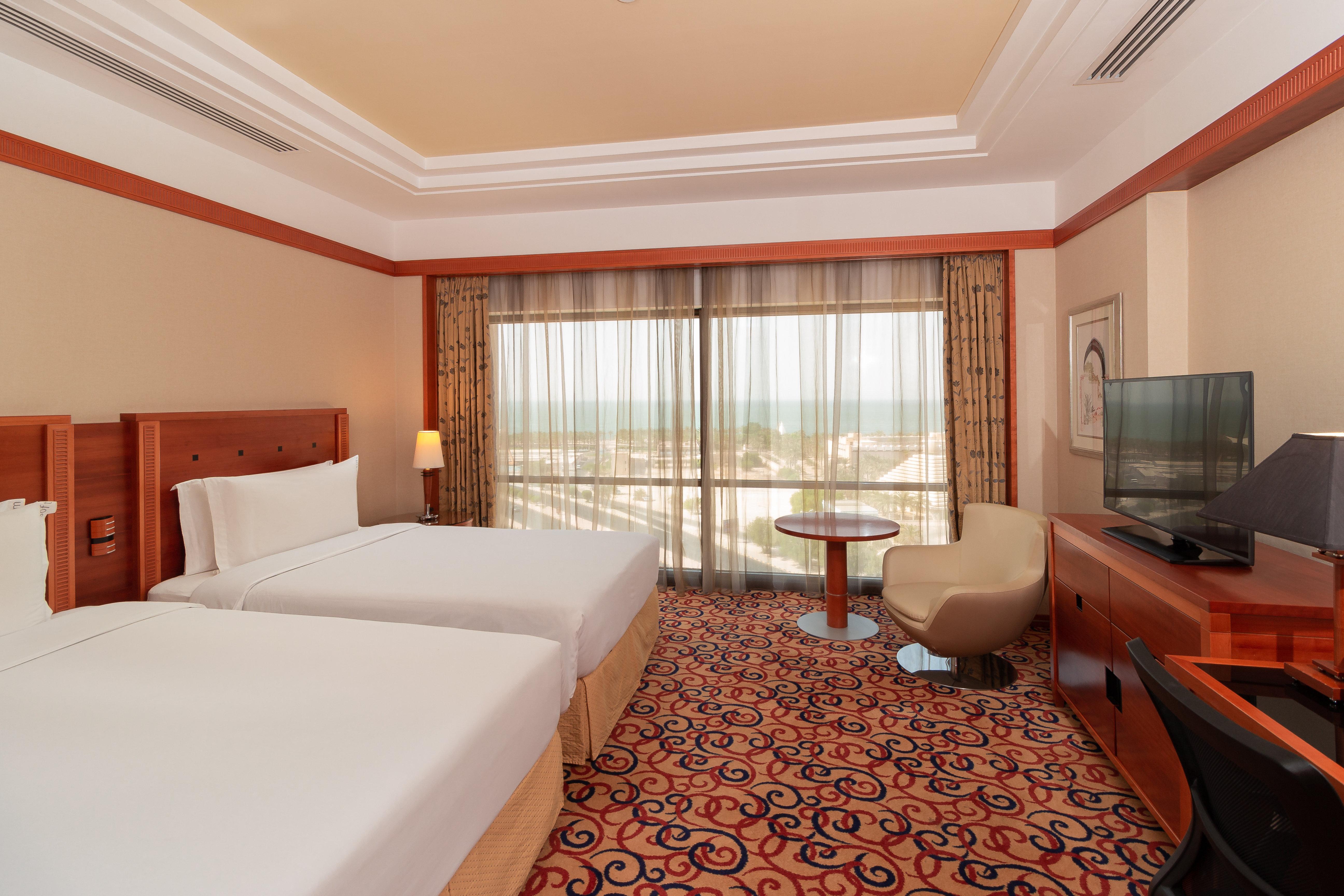 Holiday Inn Kuwait, an IHG Hotel Kuwait City Bagian luar foto