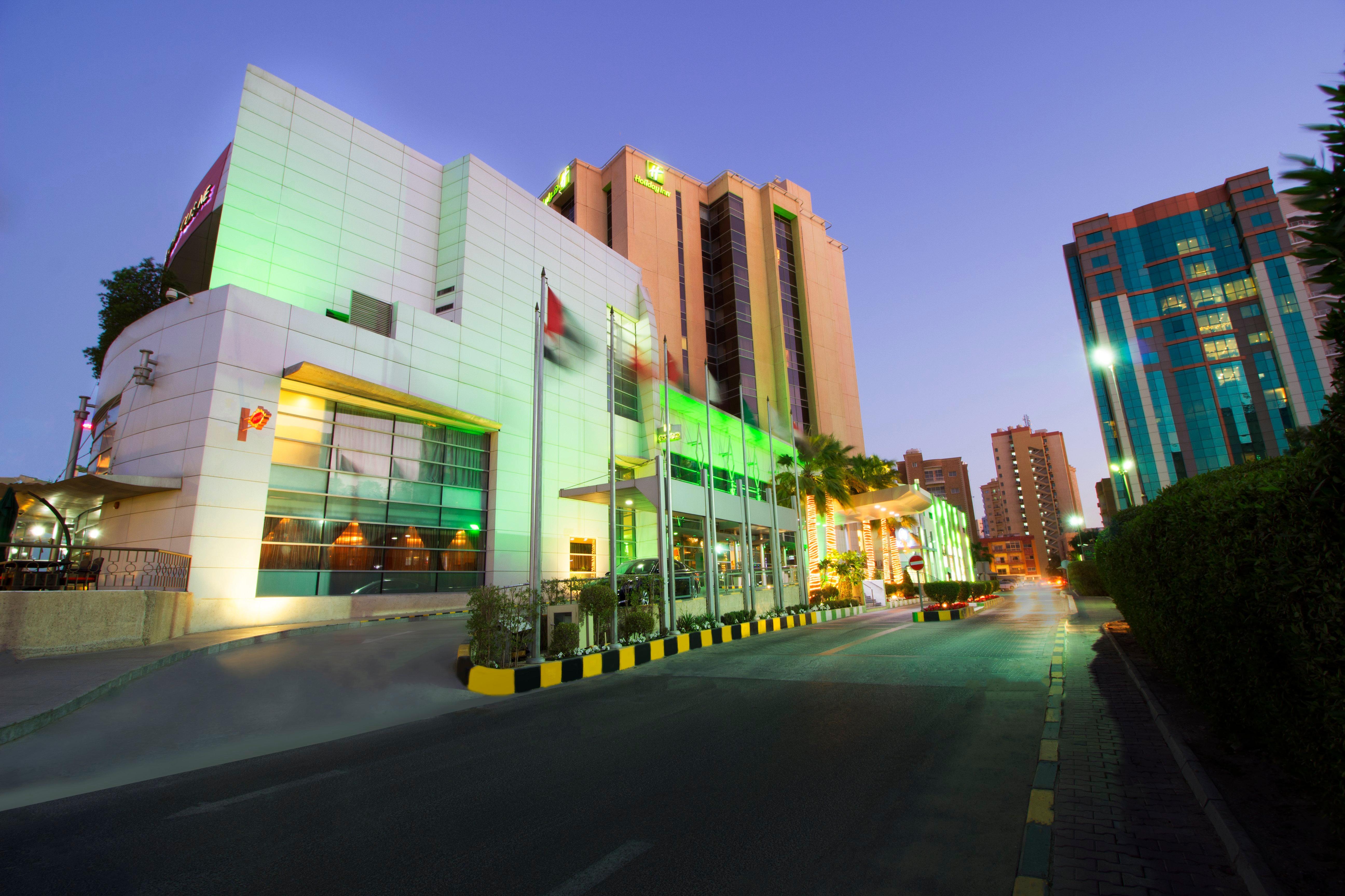 Holiday Inn Kuwait, an IHG Hotel Kuwait City Bagian luar foto